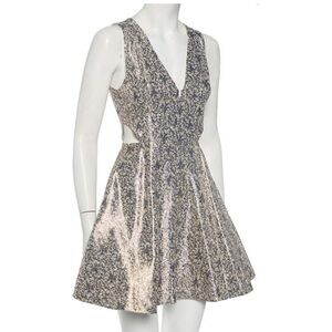 Alice + Olivia Black and White Sleeveless V-Neck Cocktail Dress